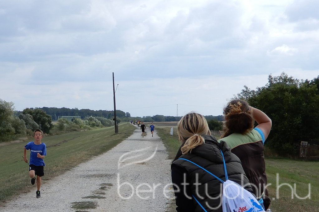 Mezei futóbajnokság Berettyóújfaluban 61